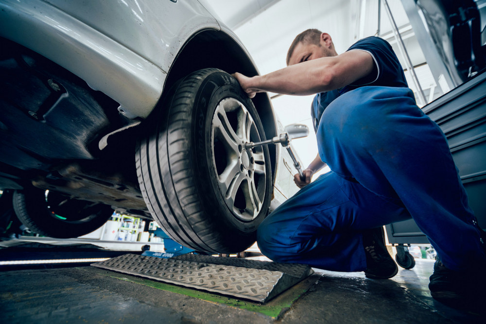 Why Wheel Alignment Issues Can Affect Tire Life and Driving Safety