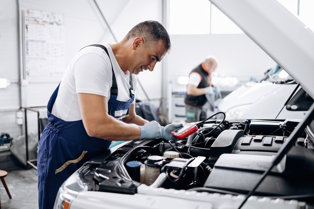 Engine Tune-Up Service Benefits for Better Fuel Efficiency and Power