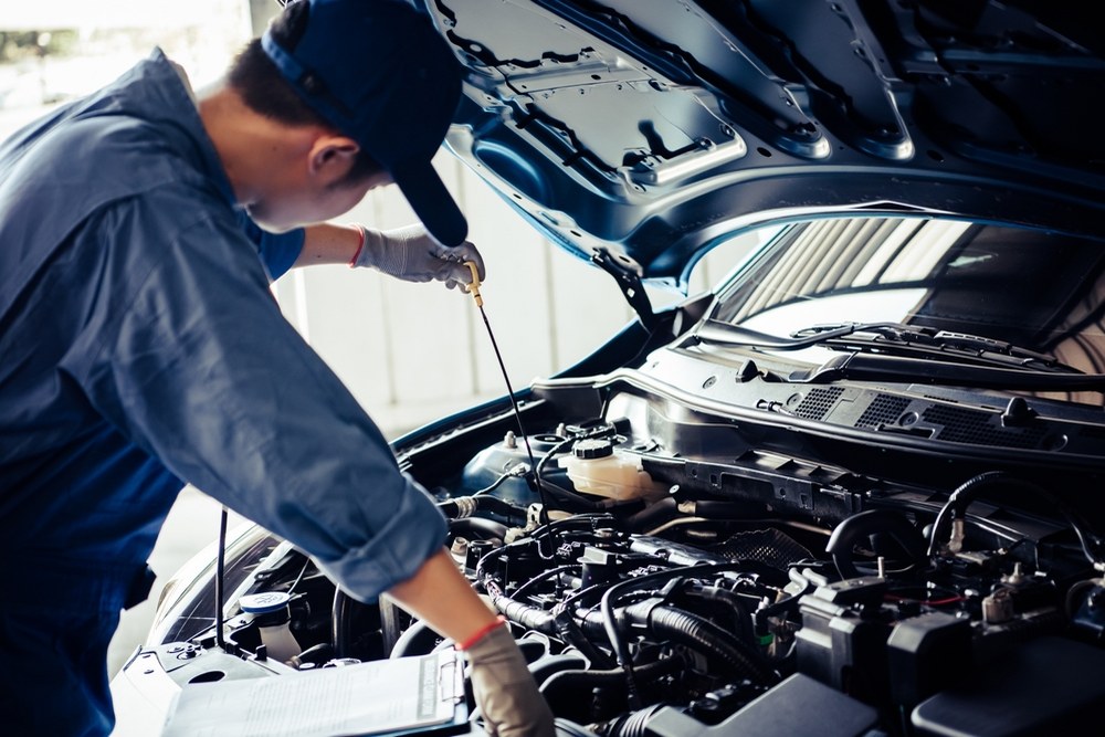 Why Regular Oil Change Service Is Essential for Engine Performance in Rancho Bernardo