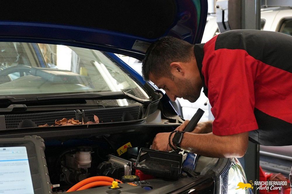 Signs Your Alternator Needs Inspection Before It Leaves You Stranded
