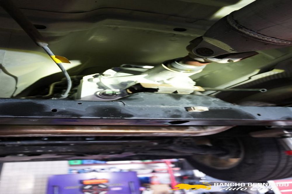 Signs Your Vehicle Needs Ball Joint and Tie Rod Replacement